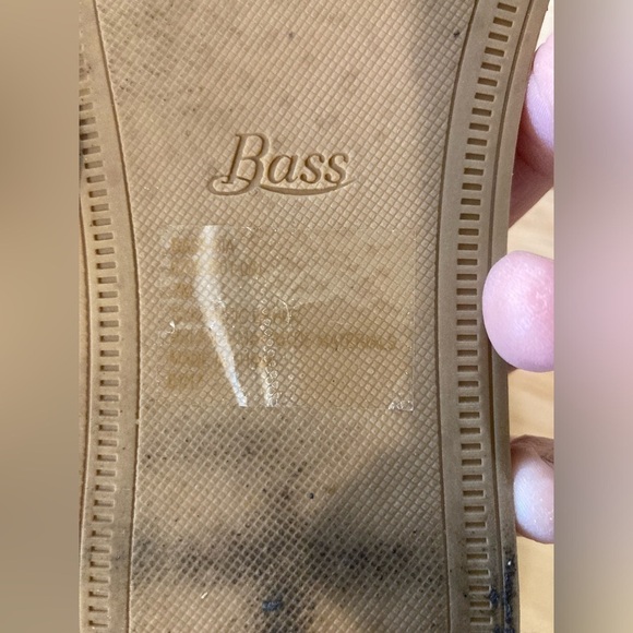 G.H. Bass & Co black thong sandals in size 7M. Excellent condition - Picture 5 of 5